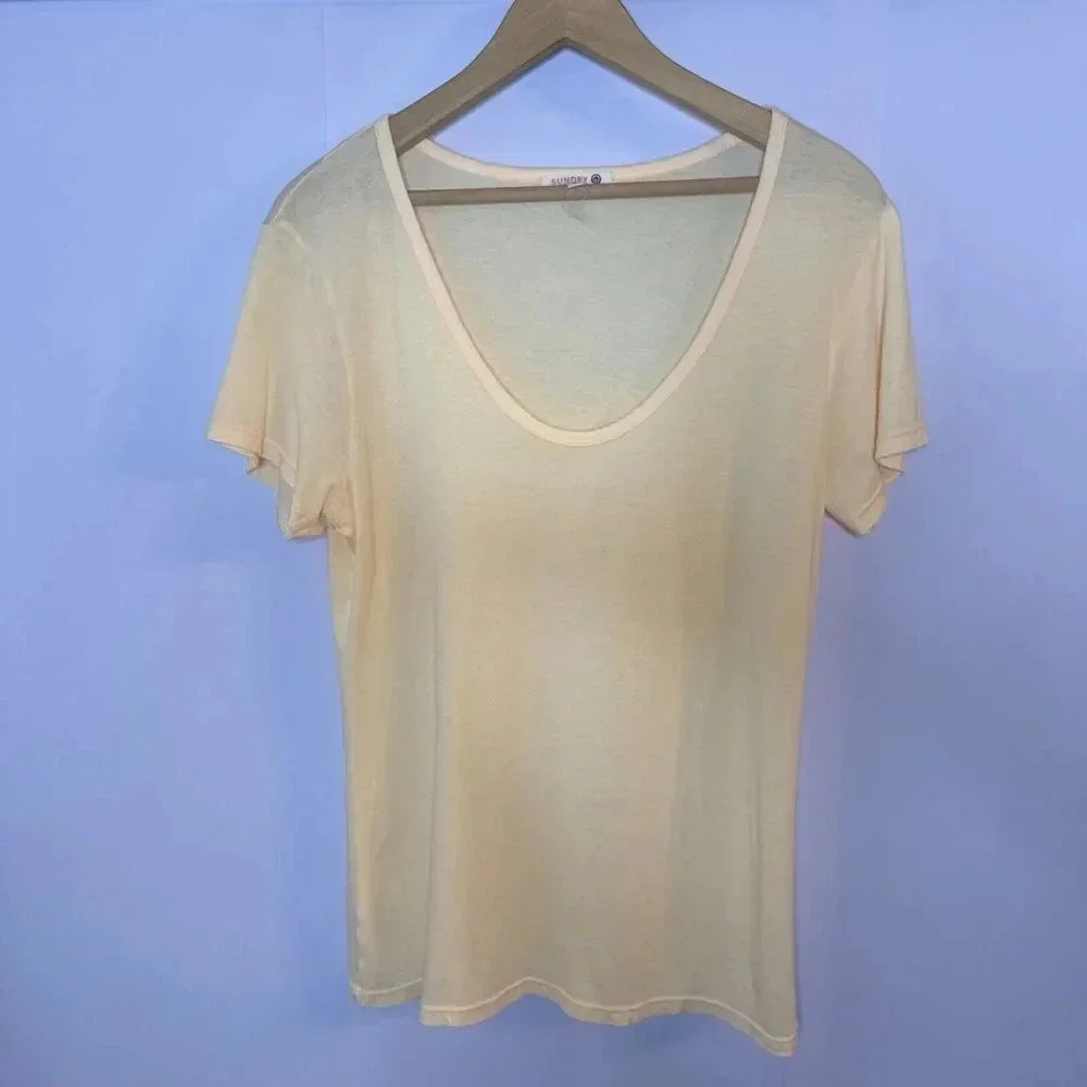 Sundry Womens T Shirt 2 Large Yellow Scoop Neck Short Sleeve Lightweight Classic